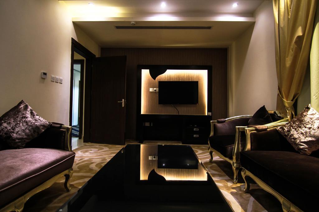 Rest Night Serviced Apartments- Alhamra Riyadh Rom bilde A living room in a house in India