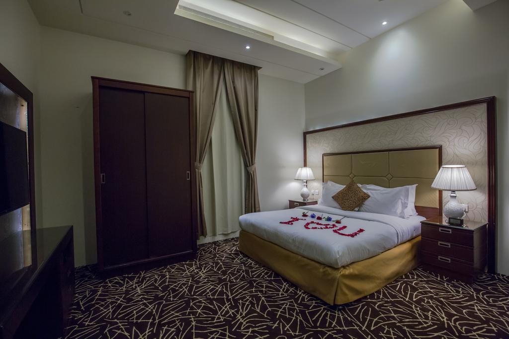 Rest Night Serviced Apartments- Alhamra Riyadh Eksteriør bilde A bedroom at the hotel