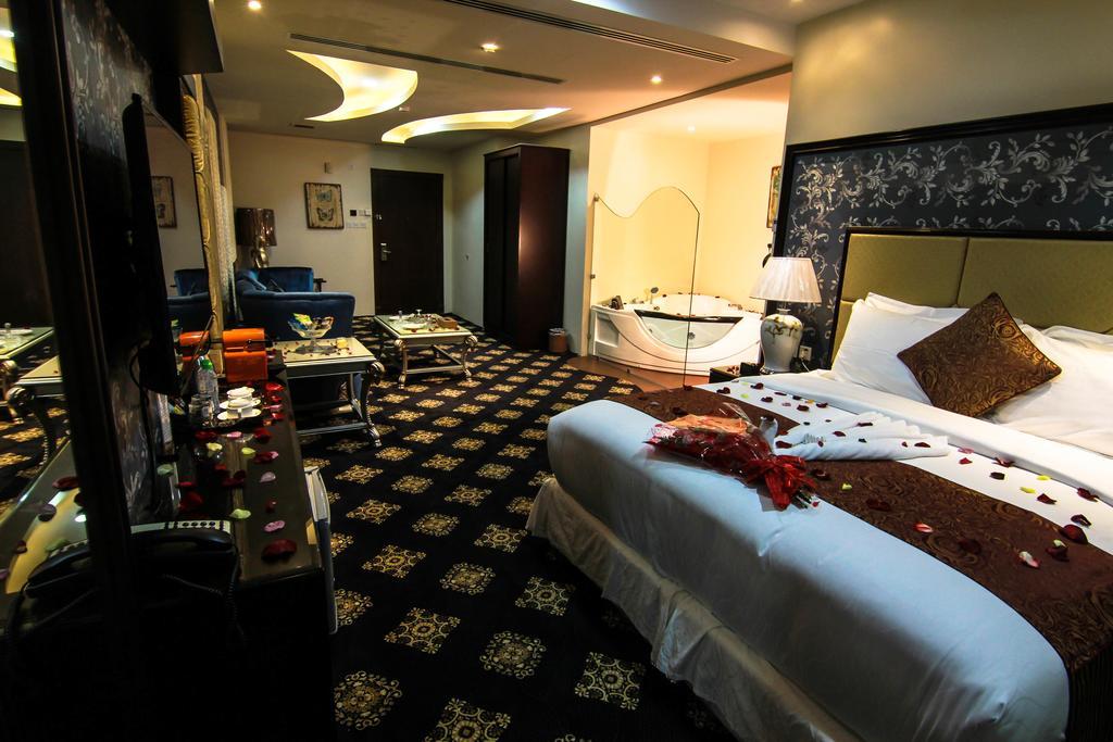 Rest Night Serviced Apartments- Alhamra Riyadh Eksteriør bilde A suite at the hotel